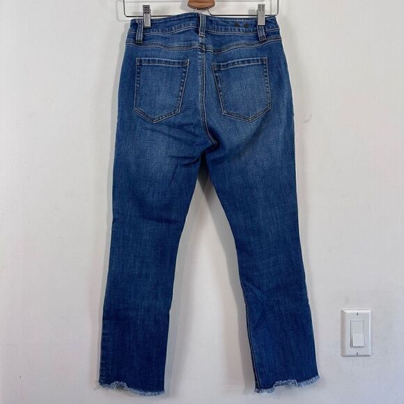 Women’s CAbi Cropped Straight Leg Jeans Size 2 - Picture 8 of 9